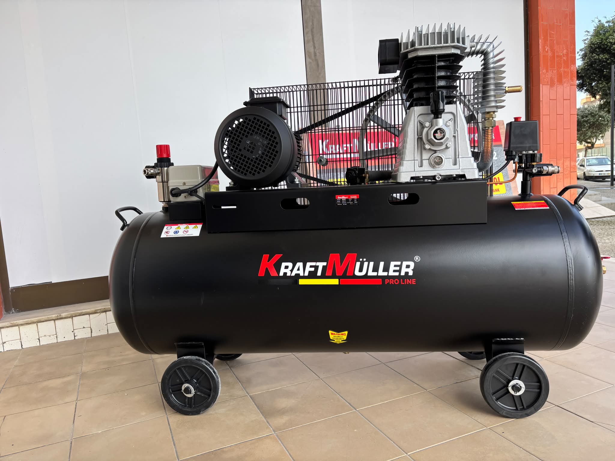 Compressor de Ar 200L Trifasico