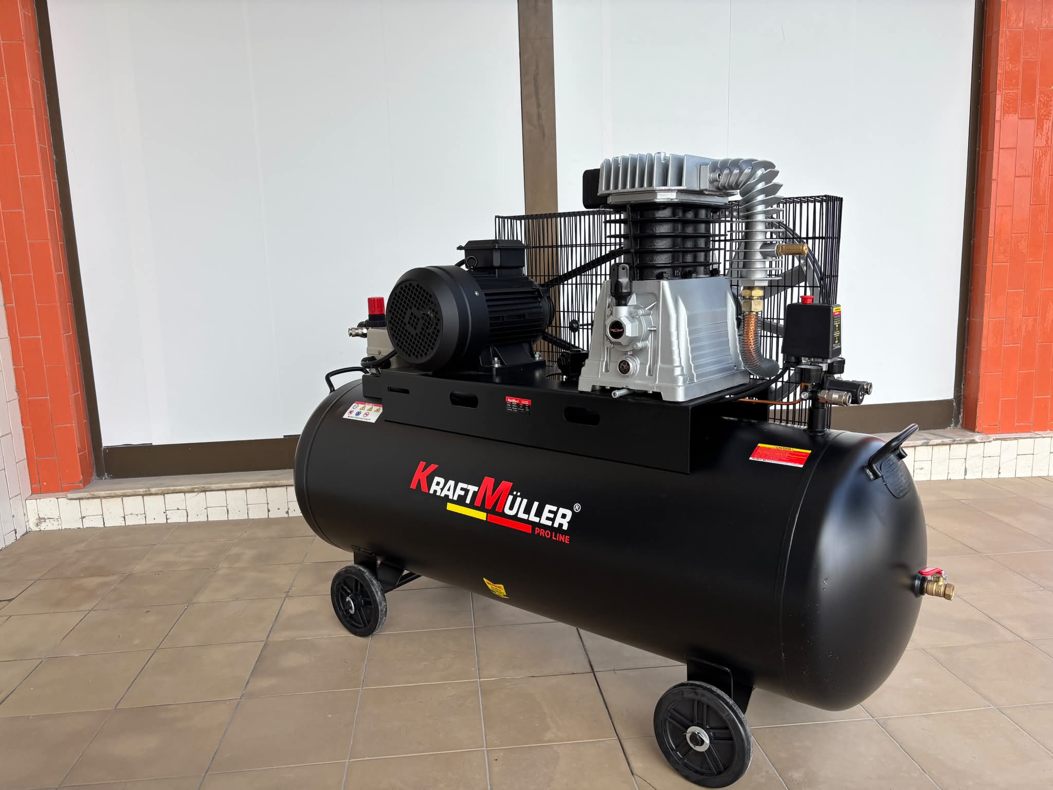 Compressor de Ar 200L Trifasico