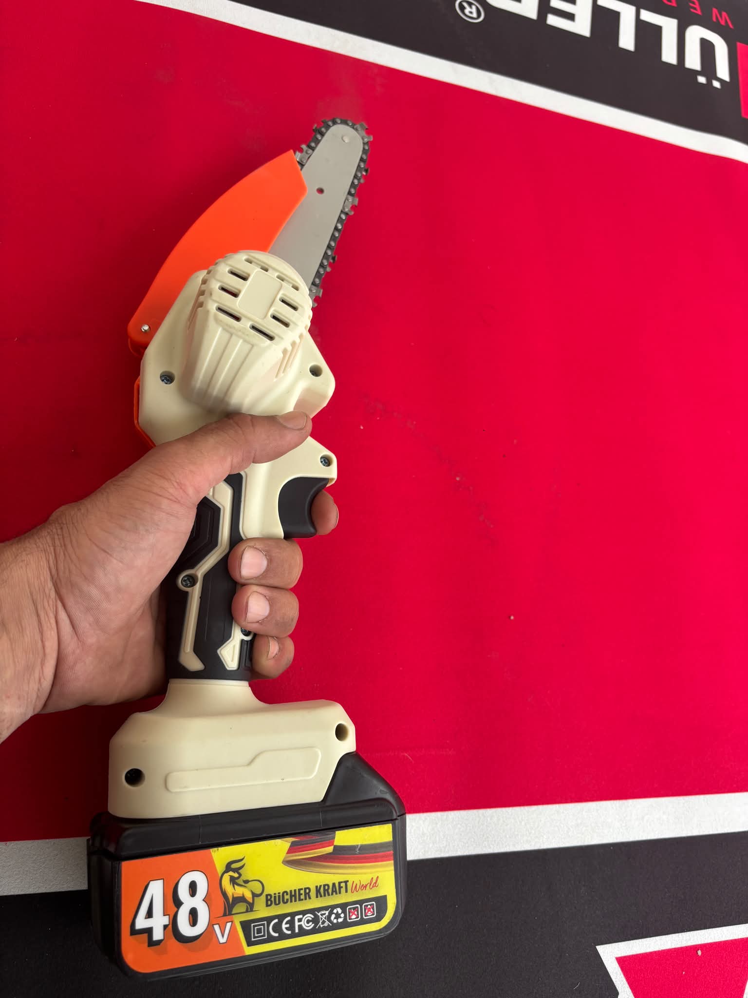 Mini Motosserra a Bateria